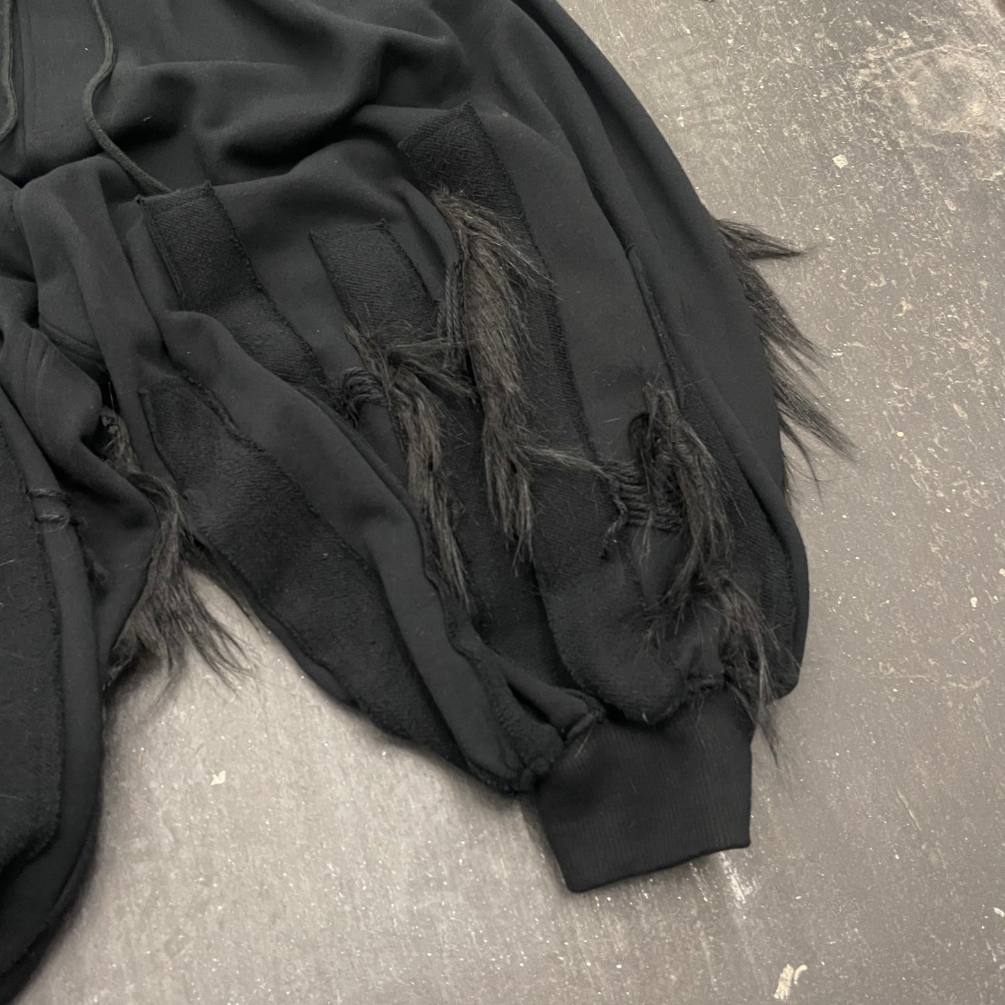 Unfinished Shinya Tabuchi Fur Detail Balloon Sweatpants