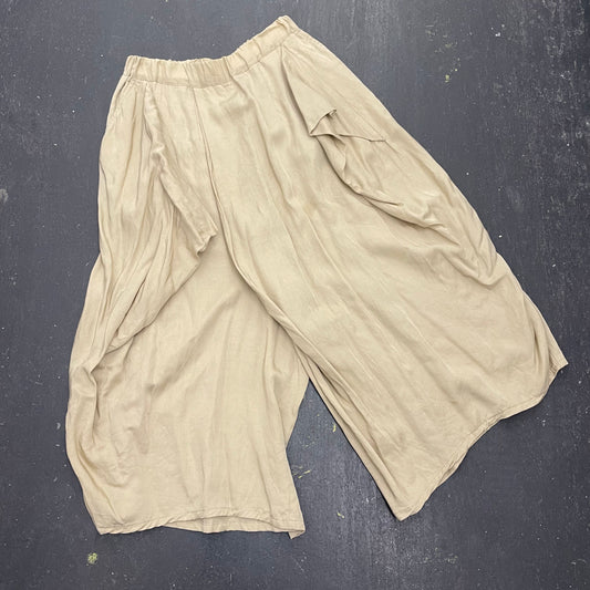 Gomme Drape Cross Front Capri Pants