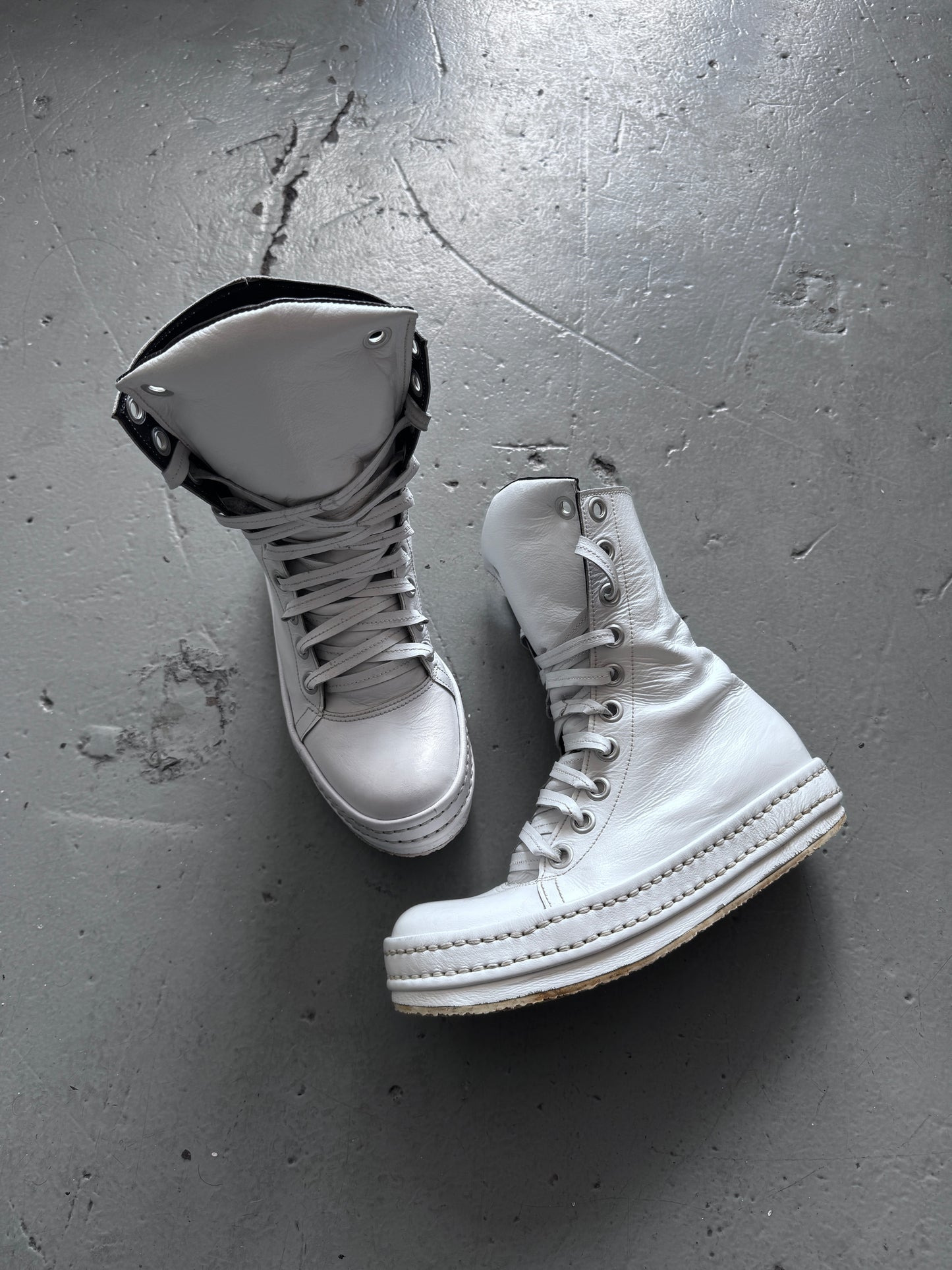 james kearns 10 hole white bumper sneaker boot 43