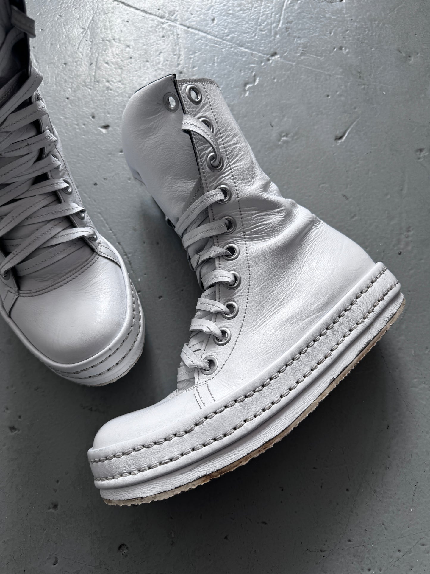 james kearns 10 hole white bumper sneaker boot 43