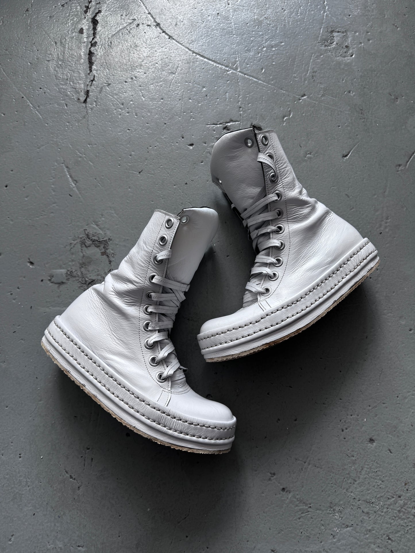 james kearns 10 hole white bumper sneaker boot 43