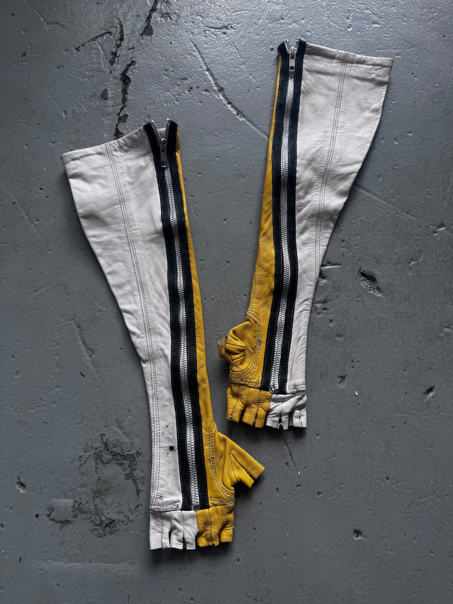 soma faitanin leather split zipper glove