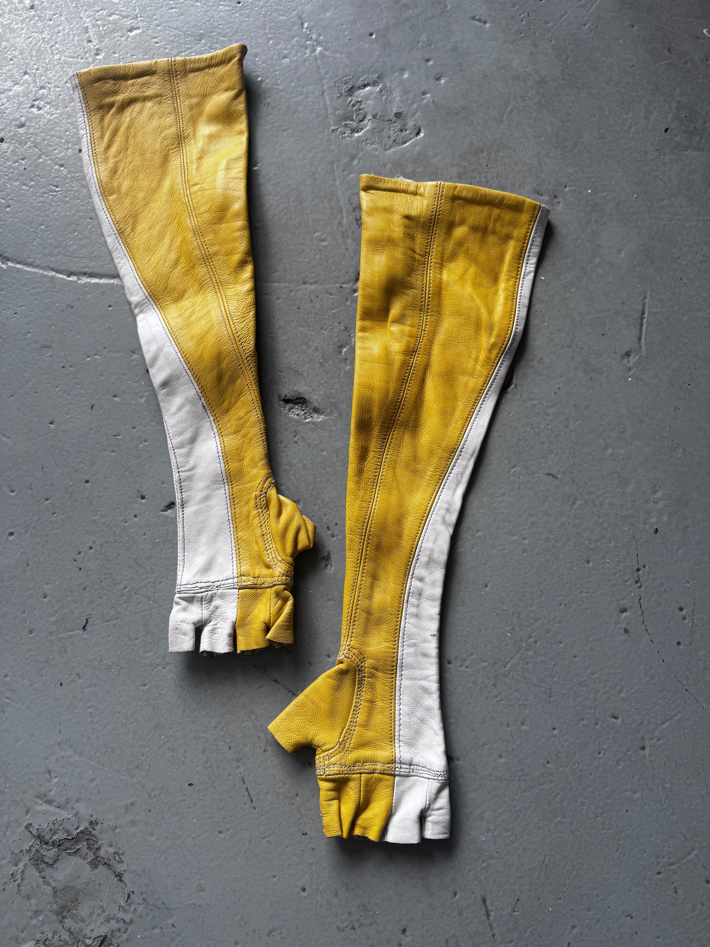 soma faitanin leather split zipper glove