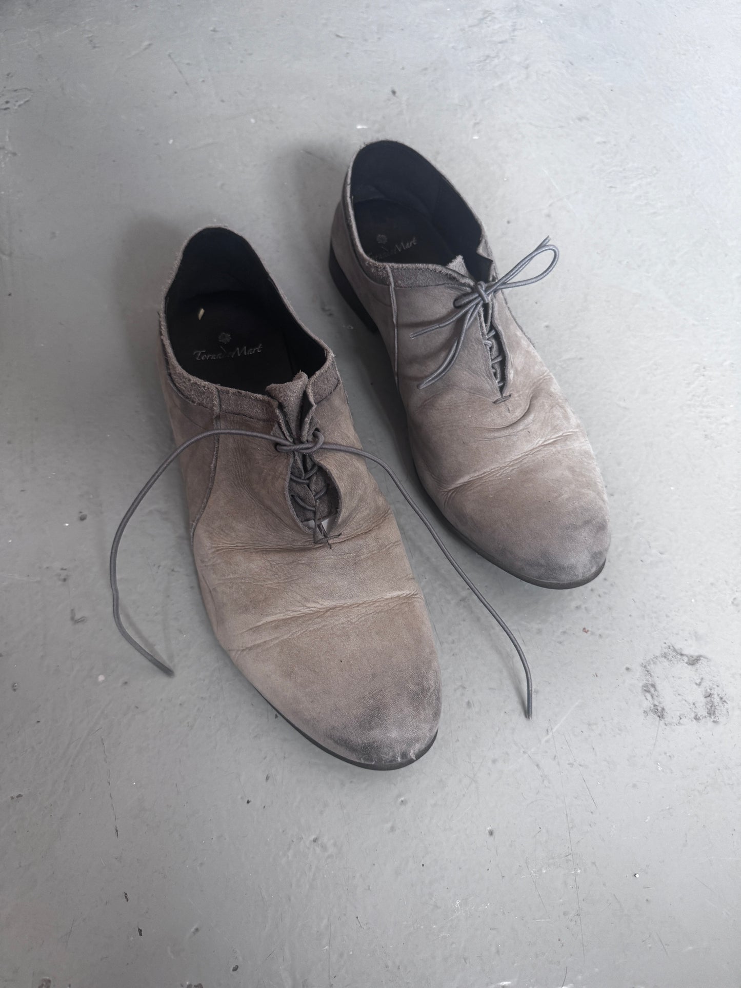 tornado mart grey suede fold tongue shoe 43